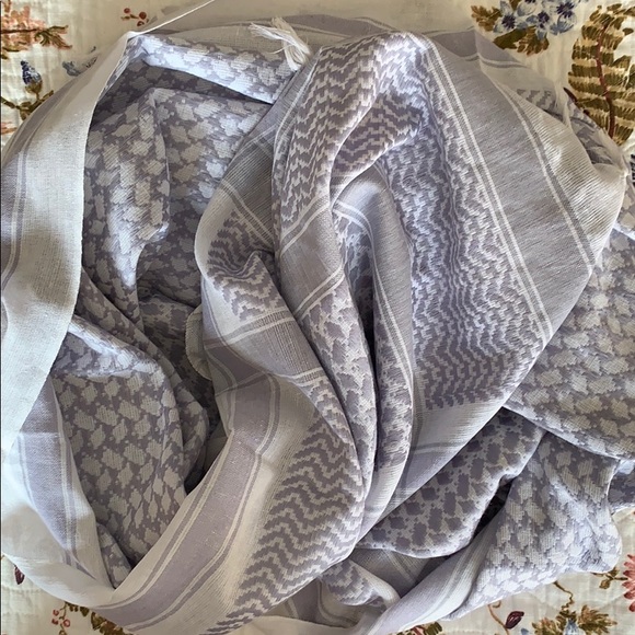 J.Crew Large Woven Summer Scarf White & Lavender - Picture 3 of 4